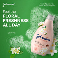 Johnson Vita-Rich Pampering Body Wash 400 ml
